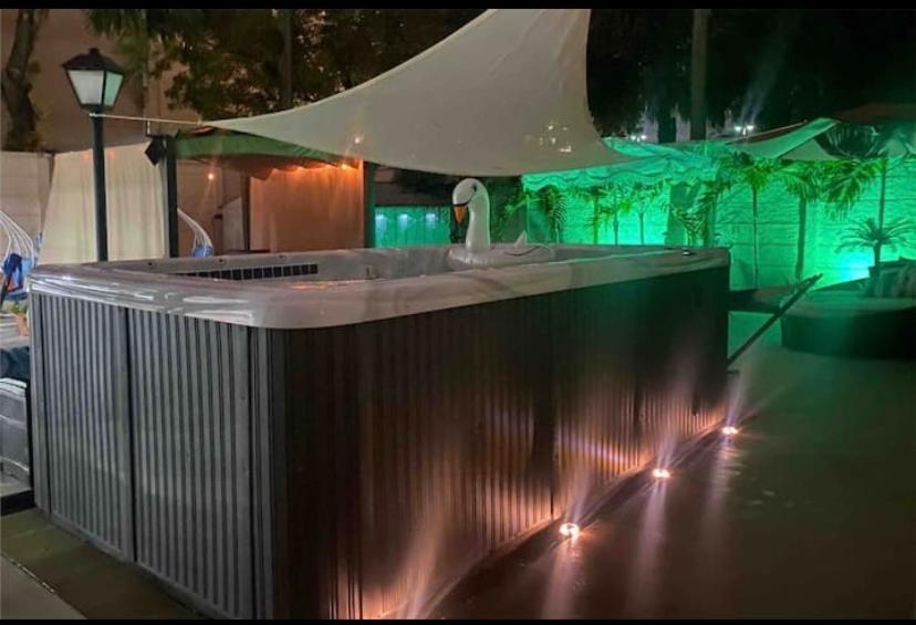 Tiny Place W Private Hot Jacuzzi 7 Min To Miami International Airport Экстерьер фото